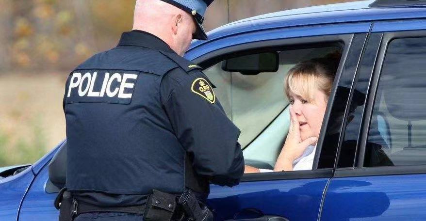 在美國如何與警察打交道,不要低估了美國警察的權(quán)利4