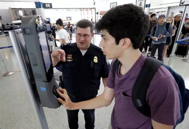 川普擬議新規:出入境美國需進行面部識別4